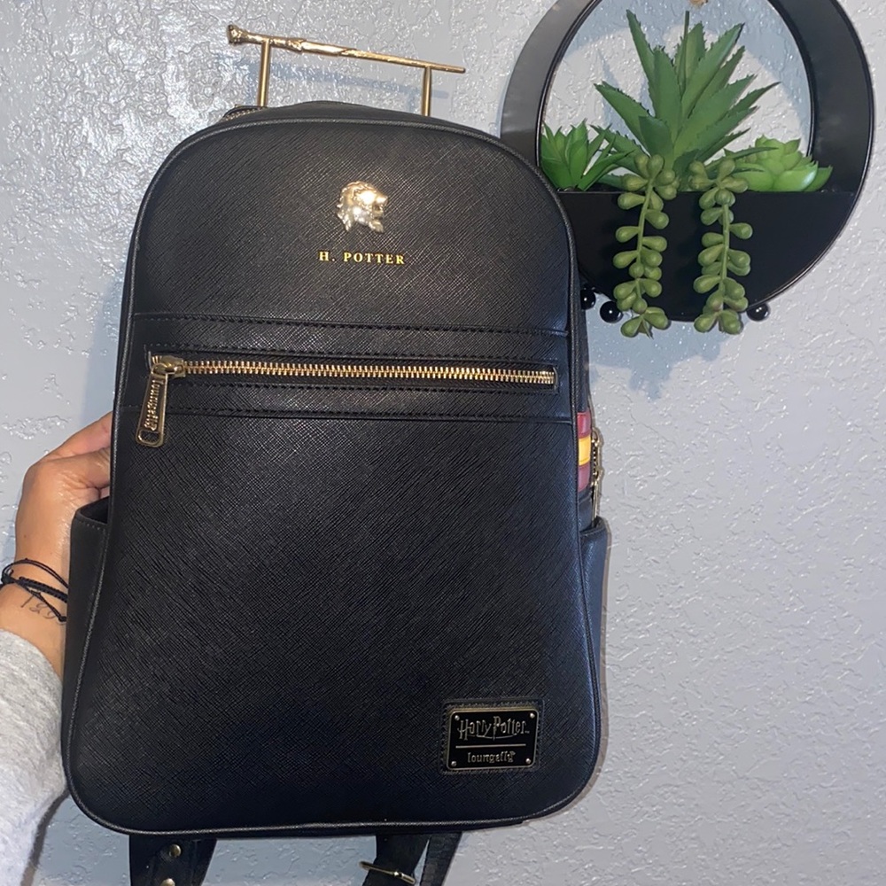 Loungefly Harry Potter Wand backpack